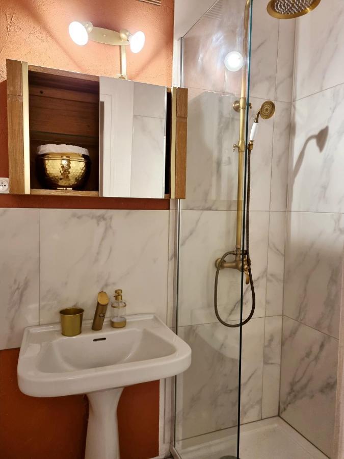 Studio Avec Superbe Vue 5Min A Pied Des Thermes Bagnoles de l'Orne Normandie المظهر الخارجي الصورة